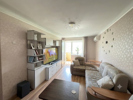 Продам трехкомнатную (3-комн.) квартиру, Юбилейная ул, 8, Находка г