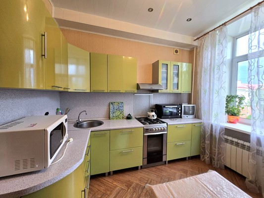 Продам трехкомнатную (3-комн.) квартиру, Чайковского ул, 18/12, Ступино г