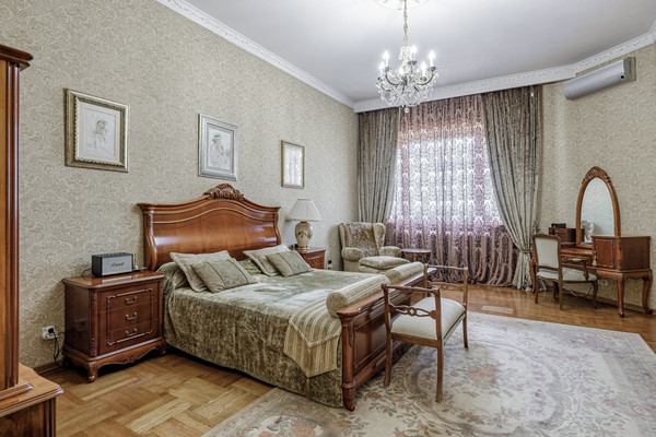 Продам многокомнатную квартиру, им. Красина ул, 9/1к3, Краснодар г