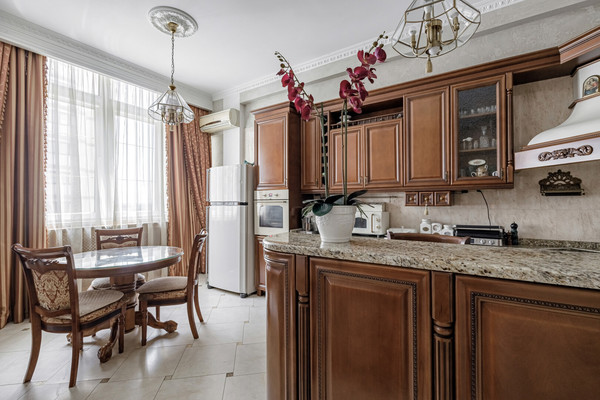 Продам многокомнатную квартиру, им. Красина ул, 9/1к3, Краснодар г