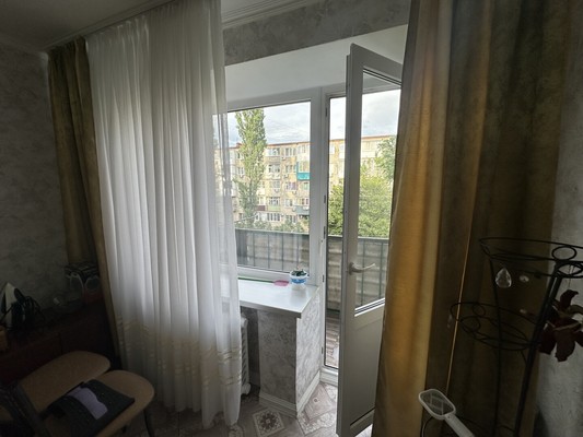 Продам двухкомнатную (2-комн.) квартиру, Коммунистическая ул, 6, Кропоткин г
