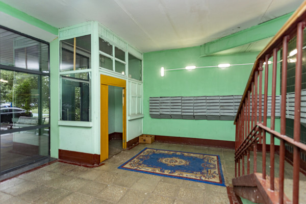 Продам трехкомнатную (3-комн.) квартиру, Нарвская ул, 11к4, Москва г