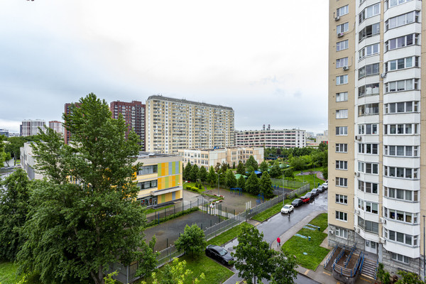 Продам трехкомнатную (3-комн.) квартиру, Нарвская ул, 11к4, Москва г