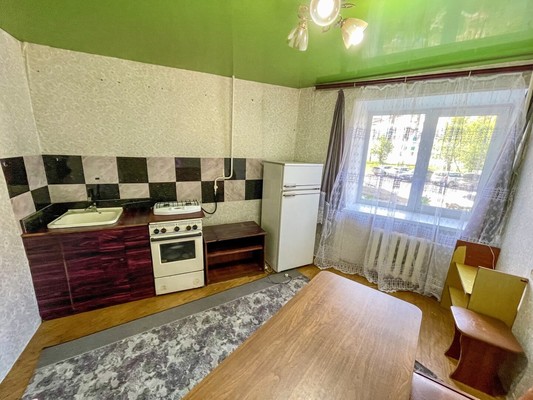 Продам двухкомнатную (2-комн.) квартиру, 2-й Микрорайон ул, 4, Эльбан рп