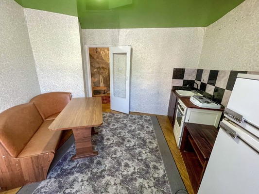 Продам двухкомнатную (2-комн.) квартиру, 2-й Микрорайон ул, 4, Эльбан рп