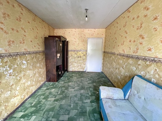 Продам двухкомнатную (2-комн.) квартиру, 2-й Микрорайон ул, 4, Эльбан рп