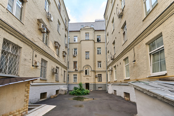 Продам однокомнатную (1-комн.) квартиру, Дмитровка Б. ул, 7/5, Москва г