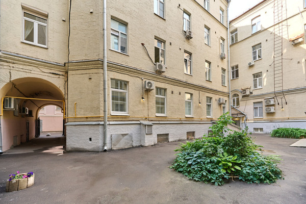 Продам однокомнатную (1-комн.) квартиру, Дмитровка Б. ул, 7/5, Москва г