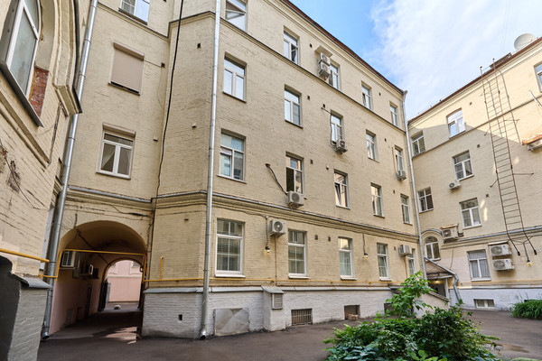 Продам однокомнатную (1-комн.) квартиру, Дмитровка Б. ул, 7/5, Москва г