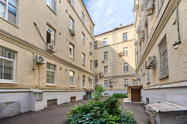 Продам однокомнатную (1-комн.) квартиру, Дмитровка Б. ул, 7/5, Москва г