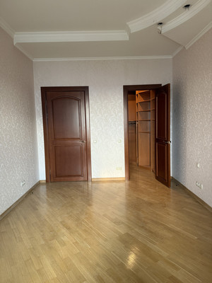 Продам многокомнатную квартиру, Ломоносовский пр-кт, 7к5, Москва г