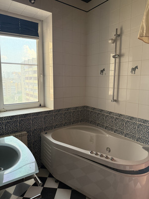 Продам многокомнатную квартиру, Ломоносовский пр-кт, 7к5, Москва г