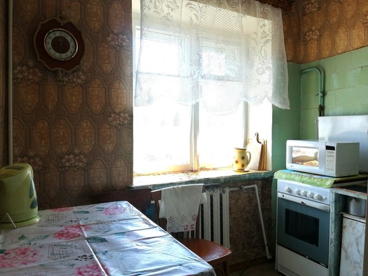 Продам двухкомнатную (2-комн.) квартиру, Советская ул, 17, Купанское с