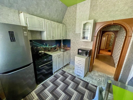 Продам трехкомнатную (3-комн.) квартиру, Школьная ул, 6, Эльбан рп