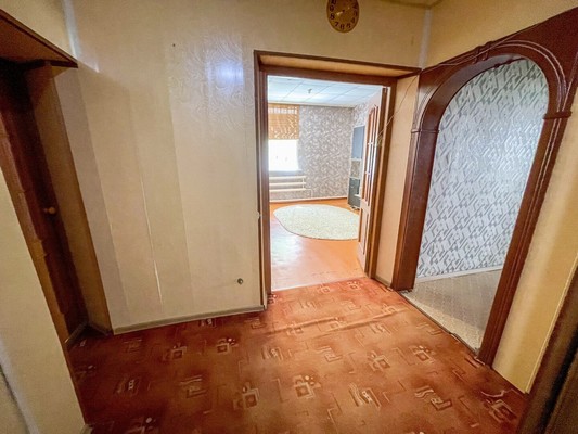 Продам трехкомнатную (3-комн.) квартиру, Школьная ул, 6, Эльбан рп