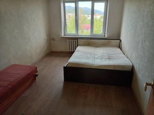 Продам двухкомнатную (2-комн.) квартиру, Железнодорожная ул, 18, Южно-Сахалинск г