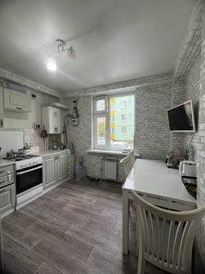 Продам трехкомнатную (3-комн.) квартиру, Анивская ул, 112к5, Южно-Сахалинск г
