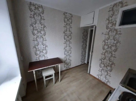 Продам двухкомнатную (2-комн.) квартиру, Заводская ул, 19, Углегорск г