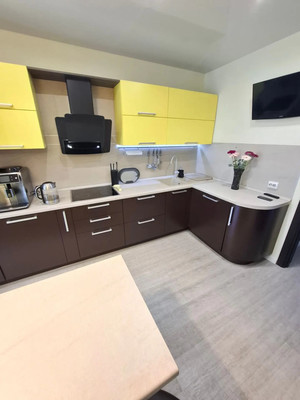 Продам трехкомнатную (3-комн.) квартиру, Комсомольская ул, 269А, Южно-Сахалинск г