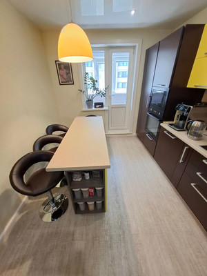 Продам трехкомнатную (3-комн.) квартиру, Комсомольская ул, 269А, Южно-Сахалинск г