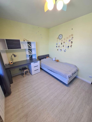 Продам трехкомнатную (3-комн.) квартиру, Комсомольская ул, 269А, Южно-Сахалинск г
