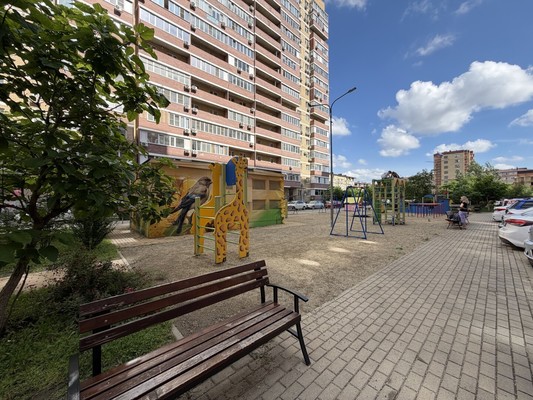 Продам двухкомнатную (2-комн.) квартиру, им. Евгении Жигуленко ул, 3, Краснодар г