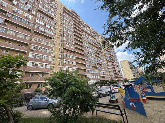 Продам двухкомнатную (2-комн.) квартиру, им. Евгении Жигуленко ул, 3, Краснодар г