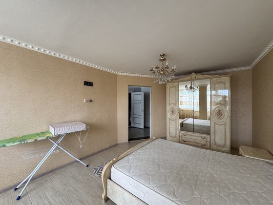 Продам трехкомнатную (3-комн.) квартиру, Кулиева пр-кт, 2кБ, Нальчик г
