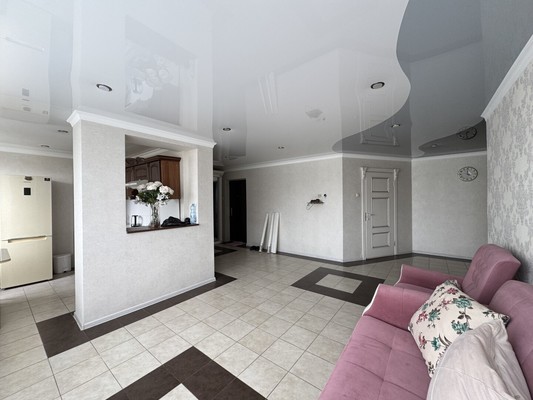 Продам трехкомнатную (3-комн.) квартиру, Кулиева пр-кт, 2кБ, Нальчик г