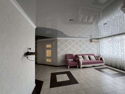 Продам трехкомнатную (3-комн.) квартиру, Кулиева пр-кт, 2кБ, Нальчик г