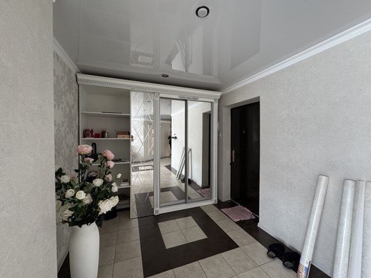 Продам трехкомнатную (3-комн.) квартиру, Кулиева пр-кт, 2кБ, Нальчик г
