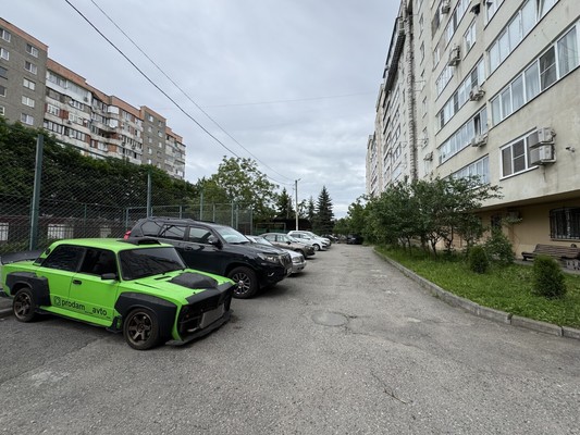 Продам трехкомнатную (3-комн.) квартиру, Кулиева пр-кт, 2кБ, Нальчик г