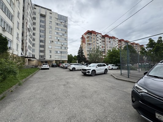 Продам трехкомнатную (3-комн.) квартиру, Кулиева пр-кт, 2кБ, Нальчик г