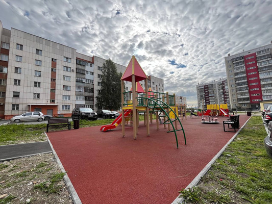 Продам двухкомнатную (2-комн.) квартиру, Набережная ул, 33, Миасс г
