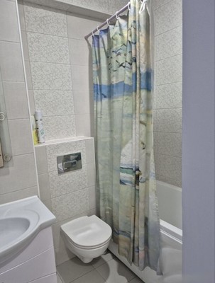 Продам двухкомнатную (2-комн.) квартиру, Железнодорожная ул, 1в, Симферополь г