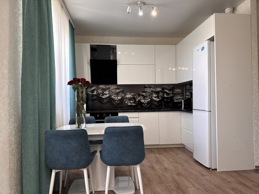 Продам трехкомнатную (3-комн.) квартиру, Агатовая ул, 32, Пермь г