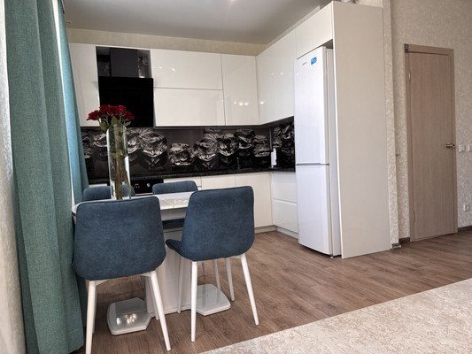 Продам трехкомнатную (3-комн.) квартиру, Агатовая ул, 32, Пермь г