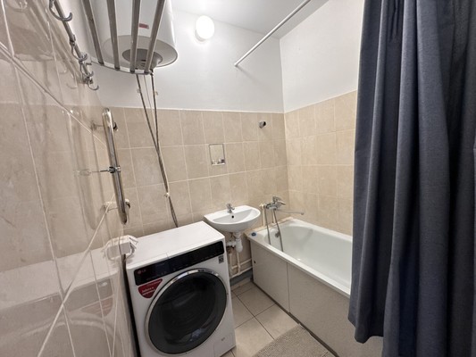 Продам трехкомнатную (3-комн.) квартиру, Агатовая ул, 32, Пермь г