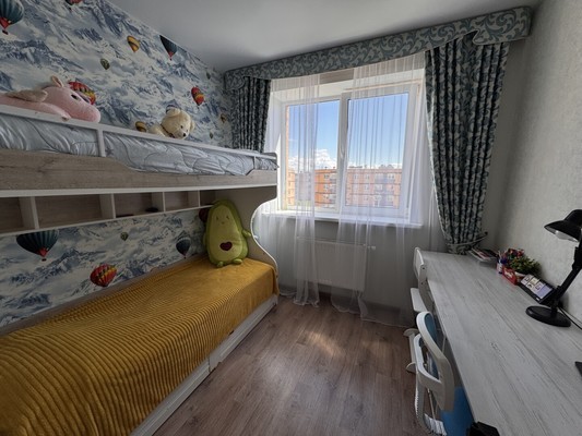 Продам трехкомнатную (3-комн.) квартиру, Агатовая ул, 32, Пермь г