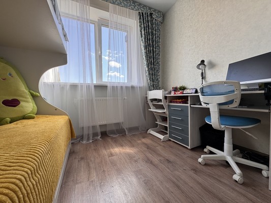 Продам трехкомнатную (3-комн.) квартиру, Агатовая ул, 32, Пермь г