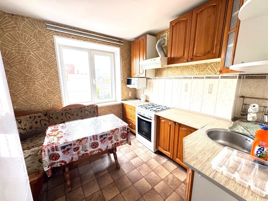 Продам трехкомнатную (3-комн.) квартиру, Бакалинская ул, 66к3, Уфа г