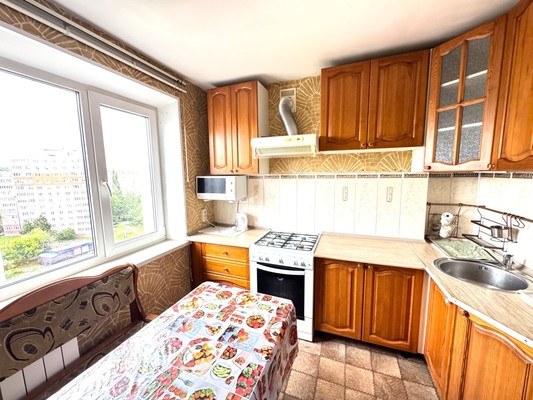 Продам трехкомнатную (3-комн.) квартиру, Бакалинская ул, 66к3, Уфа г