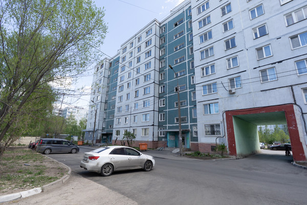 Продам трехкомнатную (3-комн.) квартиру, Адоратского ул, 27ка, Казань г