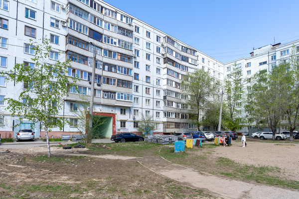 Продам трехкомнатную (3-комн.) квартиру, Адоратского ул, 27ка, Казань г
