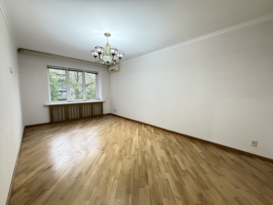 Продам трехкомнатную (3-комн.) квартиру, Ватутина ул, 4, Нальчик г