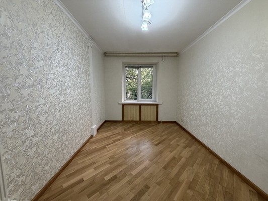 Продам трехкомнатную (3-комн.) квартиру, Ватутина ул, 4, Нальчик г