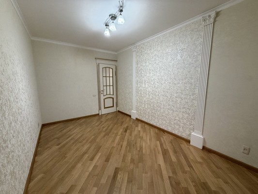 Продам трехкомнатную (3-комн.) квартиру, Ватутина ул, 4, Нальчик г