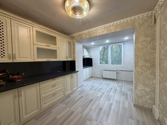 Продам трехкомнатную (3-комн.) квартиру, Ватутина ул, 4, Нальчик г