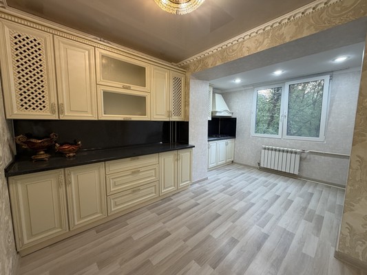 Продам трехкомнатную (3-комн.) квартиру, Ватутина ул, 4, Нальчик г