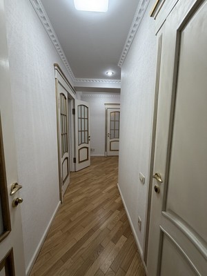 Продам трехкомнатную (3-комн.) квартиру, Ватутина ул, 4, Нальчик г